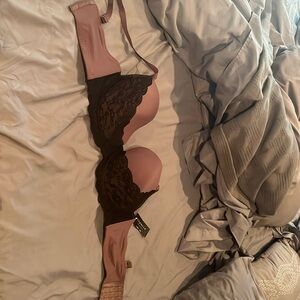 Woman’s Purple Bra Size 38DD